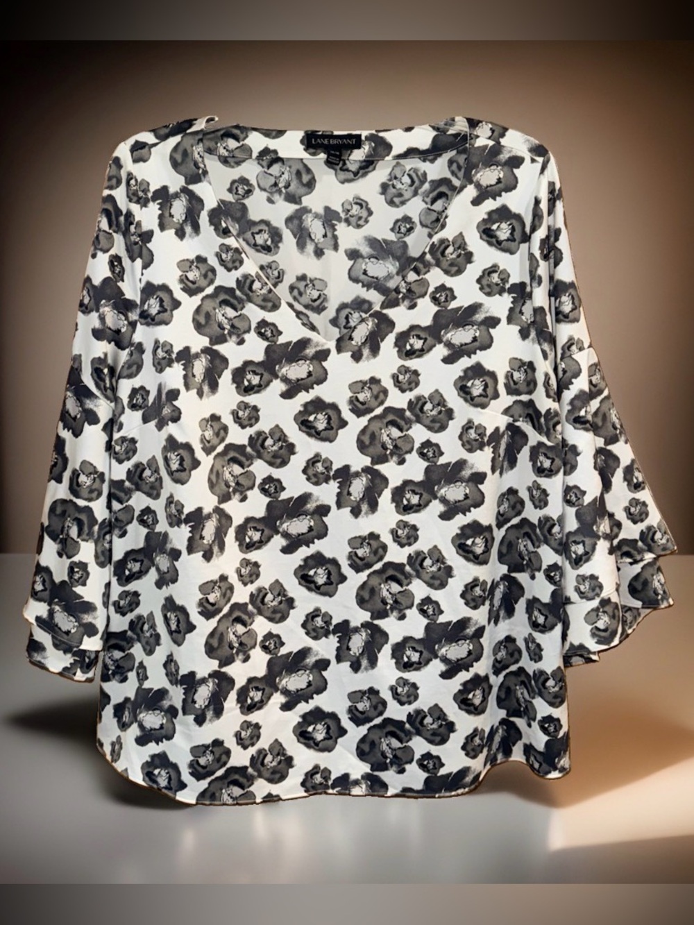 Lane Bryant Gray & White Floral V-Neck Tunic w/ 3/4 Bell Sleeves-14/16-EC